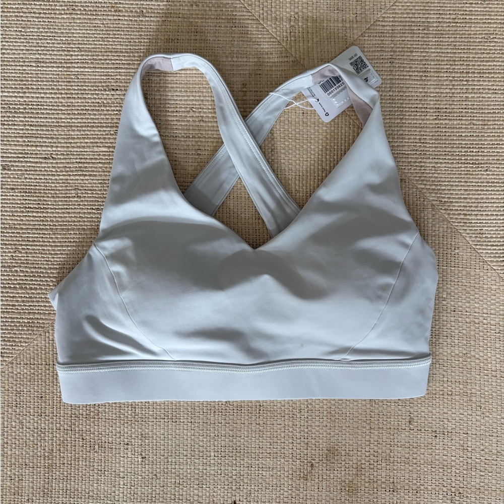 New with tags Lululemon light blue Envital Cross-Back Sports Bra sz B/C